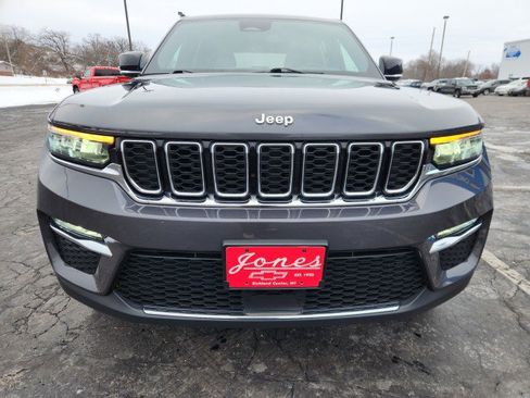 Used 2024 Jeep Grand Cherokee Limited image 8