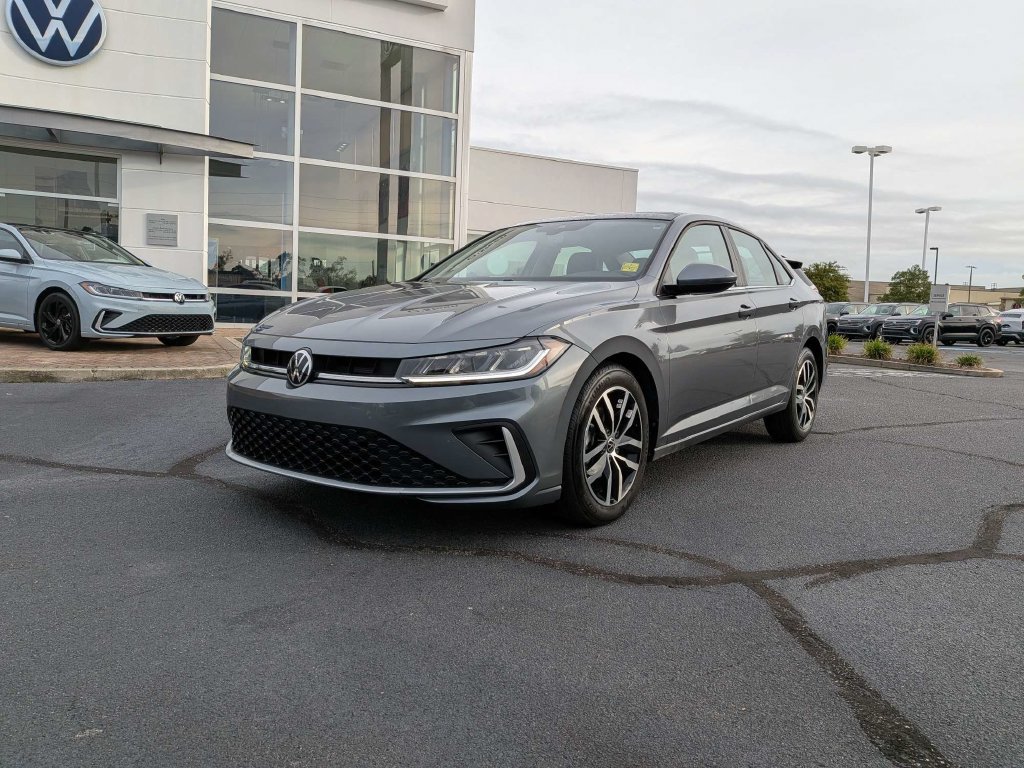 Certified 2026 Volkswagen Jetta SE FWD image 9