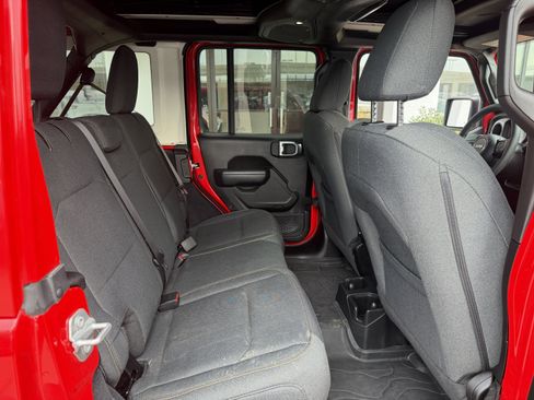 Used 2024 Jeep Wrangler Willys image 27