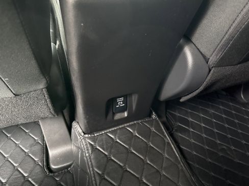 Used 2020 Mitsubishi Eclipse Cross LE image 35