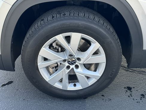 Used 2020 Volkswagen Atlas Cross Sport S image 12