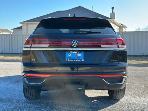 Used 2024 Volkswagen Atlas Cross Sport SE w/ Panoramic Sunroof Package image 5
