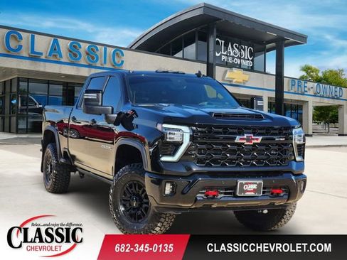 Used 2025 Chevrolet Silverado 2500 ZR2 w/ Technology Package AWD/4WD image 1