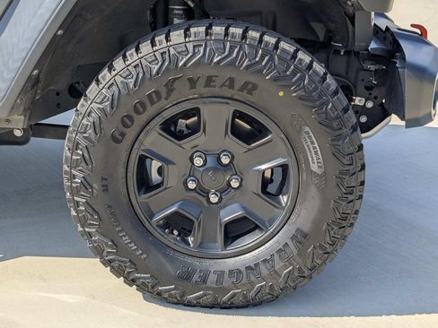 Used 2022 Jeep Gladiator Mojave AWD/4WD image 10