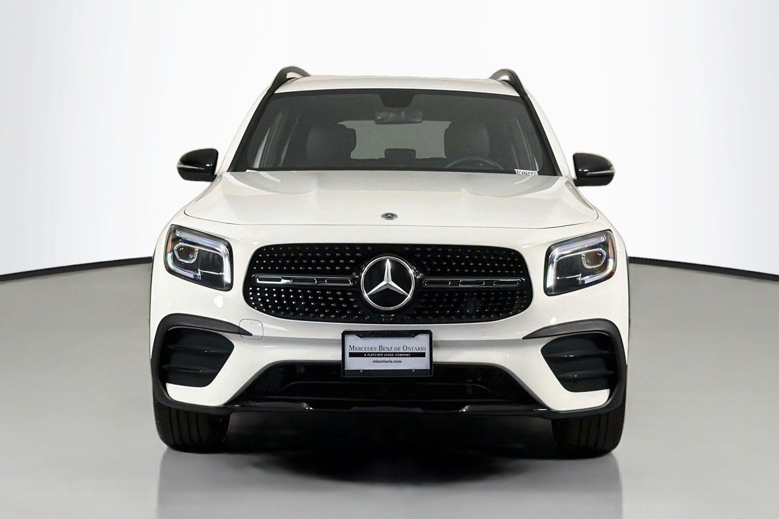Used 2023 Mercedes-Benz GLB 250 image 2