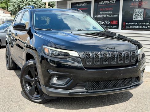 Used 2019 Jeep Cherokee Latitude Plus AWD/4WD image 16