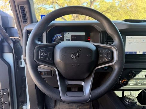 Used 2022 Ford Bronco 2-Door w/ Sasquatch Package image 9