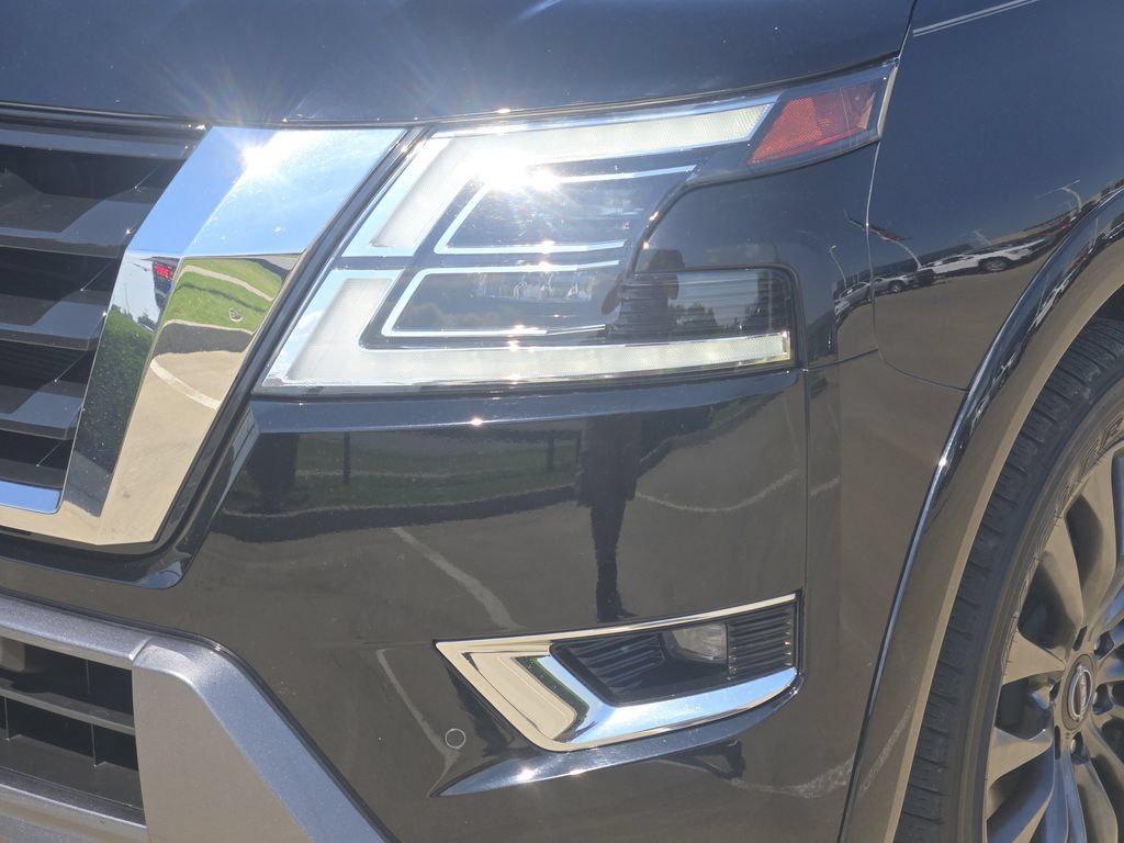 Used 2021 Nissan Armada Platinum w/ Captain's Chairs Package RWD image 10