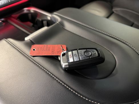 Used 2025 Ford Expedition Platinum w/ Stealth Performance Package AWD/4WD image 15
