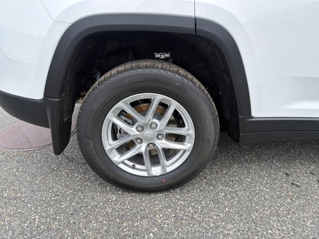 New 2026 Jeep Grand Cherokee Laredo X AWD/4WD image 26