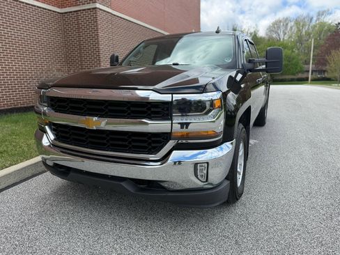 Used 2017 Chevrolet Silverado 1500 LT w/ All Star Edition AWD/4WD image 3
