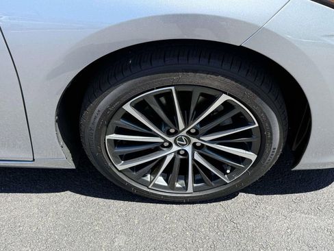 Used 2025 Lexus ES 350 w/ Premium Package FWD image 7