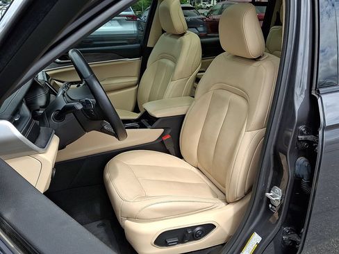 Used 2021 Jeep Grand Cherokee L Limited AWD/4WD image 16