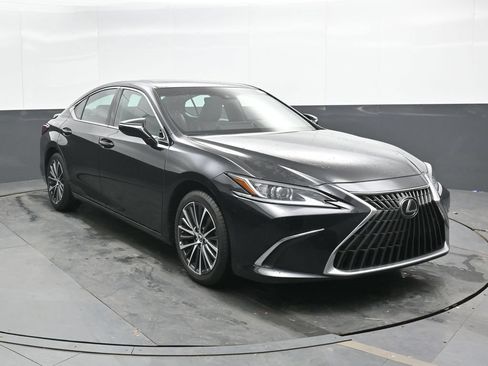 Used 2023 Lexus ES 350 w/ Premium Package FWD image 4