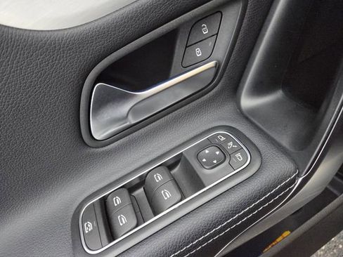 Used 2025 Mercedes-Benz CLA 250 4MATIC image 8
