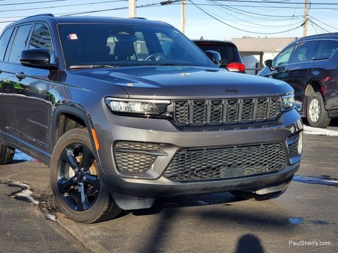 Used 2022 Jeep Grand Cherokee Altitude image 6