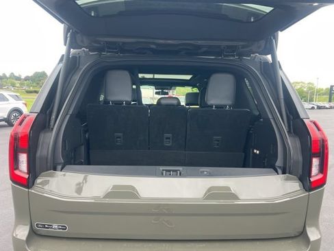 Used 2025 Ford Expedition Tremor AWD/4WD image 11