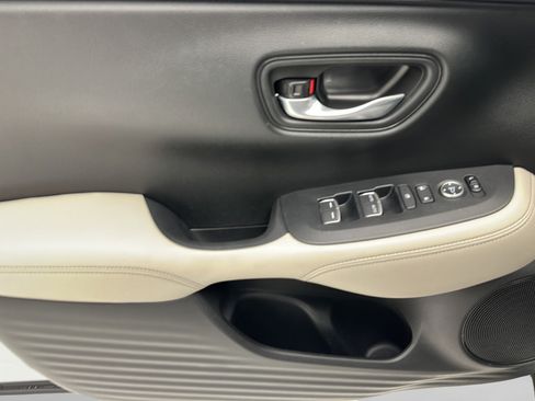 Used 2025 Honda HR-V EX-L image 13
