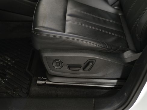 Certified 2025 Audi Q6 e-tron Premium w/ Convenience Package image 23