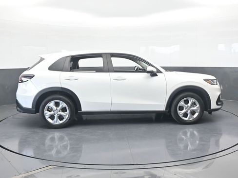 Used 2023 Honda HR-V LX image 7