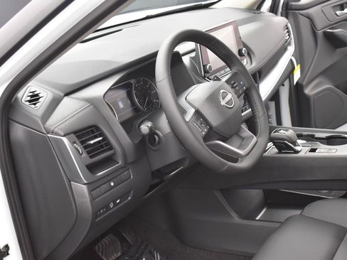 New 2026 Nissan Rogue SV w/ SV Premium Package image 7