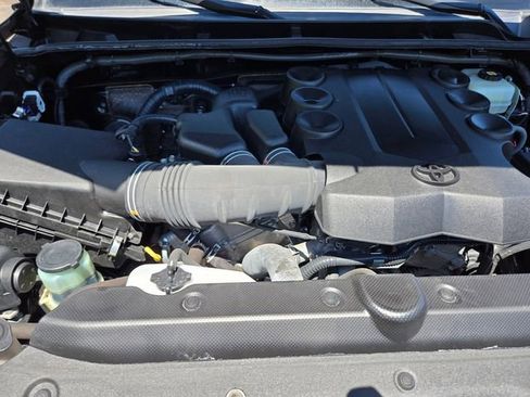 Used 2021 Toyota 4Runner Limited AWD/4WD image 19