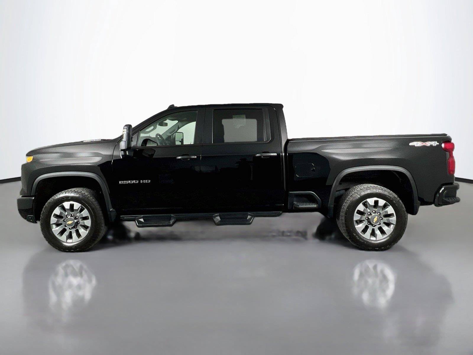 Used 2025 Chevrolet Silverado 2500 Custom w/ Custom Value Package AWD/4WD image 3