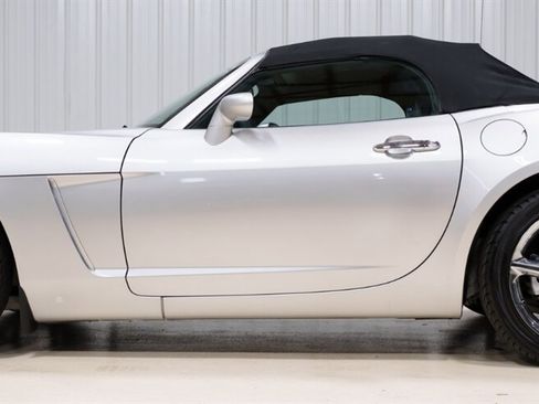 Used 2008 Saturn Sky w/ Premium Trim Package RWD image 2