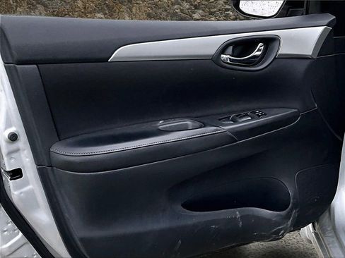 Used 2019 Nissan Sentra S image 20