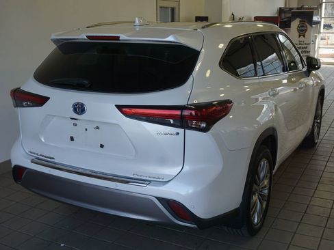 Used 2020 Toyota Highlander Platinum image 18