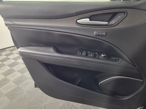 Used 2020 Alfa Romeo Stelvio Ti w/ Active Blind Spot Package AWD/4WD image 20