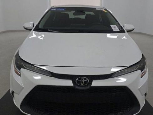 Used 2021 Toyota Corolla LE image 2