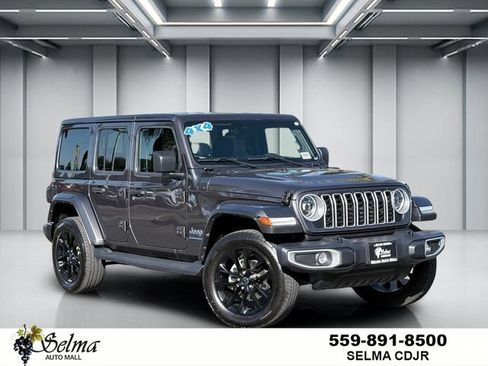 Used 2025 Jeep Wrangler Unlimited Sahara AWD/4WD image 1
