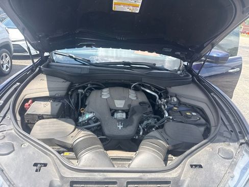 Used 2018 Maserati Levante GranLusso AWD/4WD image 32