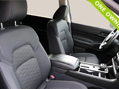 Used 2025 Nissan Pathfinder SV image 21