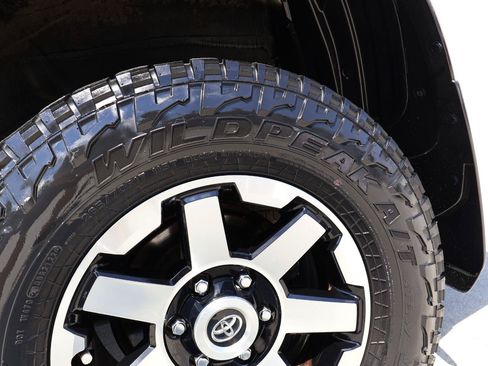 Used 2021 Toyota 4Runner TRD Off-Road Premium w/ Moonroof Package AWD/4WD image 29