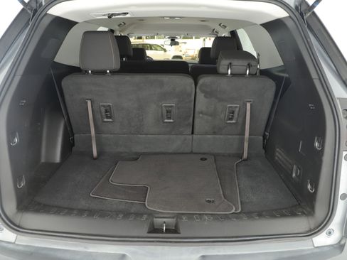 Used 2020 Chevrolet Traverse LS image 5