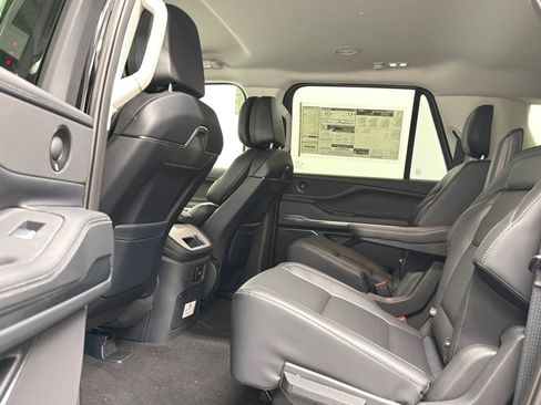 New 2026 Lincoln Navigator L Premier AWD/4WD image 20