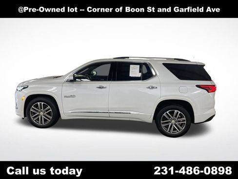 Used 2023 Chevrolet Traverse High Country AWD/4WD image 2