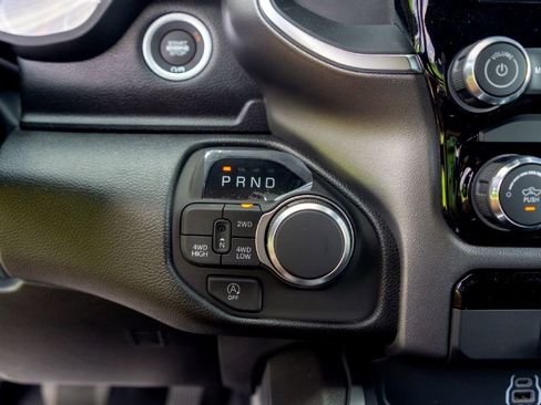 New 2026 RAM 1500 Express AWD/4WD image 18
