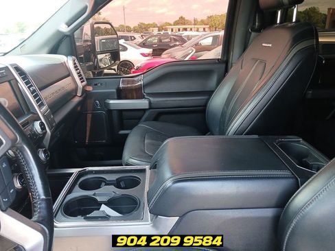 Used 2017 Ford F250 Platinum w/ Platinum Ultimate Package AWD/4WD image 3