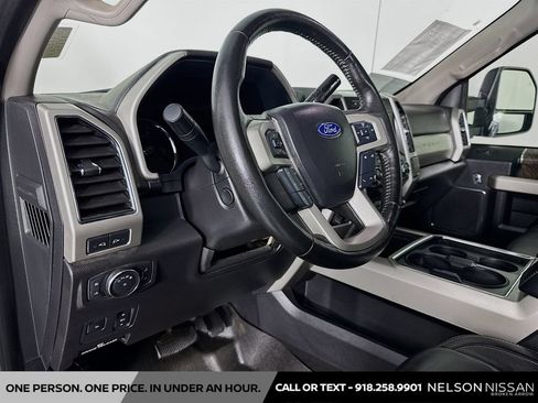 Used 2019 Ford F350 Lariat w/ Lariat Ultimate Package AWD/4WD image 9