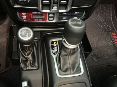 Used 2022 Jeep Wrangler Unlimited Rubicon w/ Xtreme Recon 35" Tire Package image 26