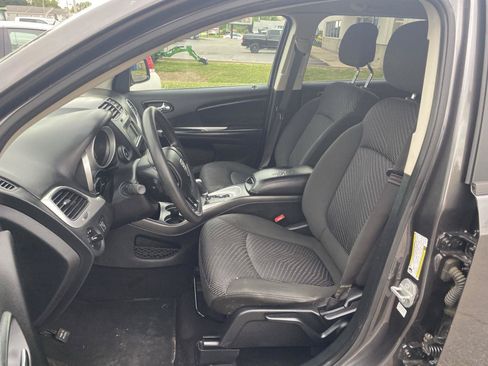 Used 2020 Dodge Journey SE w/ Blacktop Package FWD image 14