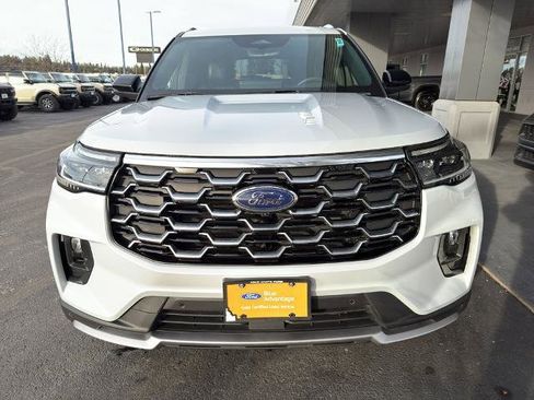 Certified 2025 Ford Explorer Platinum w/ LUX Leather Package image 2