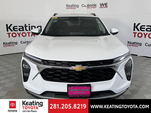 Used 2025 Chevrolet Trax LT w/ LT Convenience Package image 10