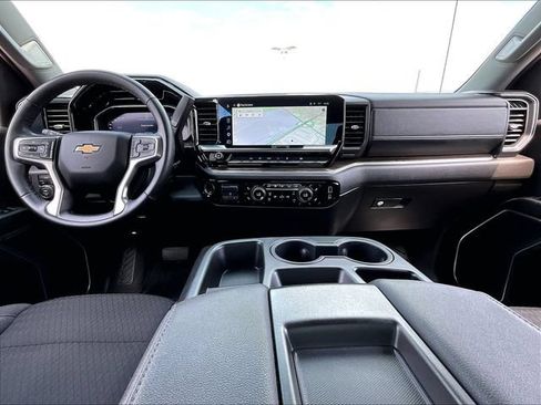 Used 2025 Chevrolet Silverado 1500 LT AWD/4WD image 11