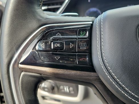 Used 2022 Jeep Grand Cherokee L Overland RWD image 20
