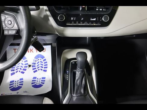 Used 2025 Toyota Corolla LE image 26