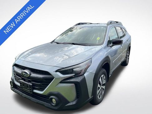 Used 2023 Subaru Outback Premium AWD/4WD image 7